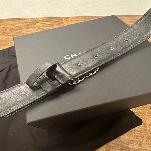 Authentic CHANEL Calfskin Quilted Black CC Gold Chain Belt, size 85 - Picture 3 of 7